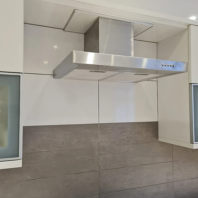 kitchen extractor fan and tiles