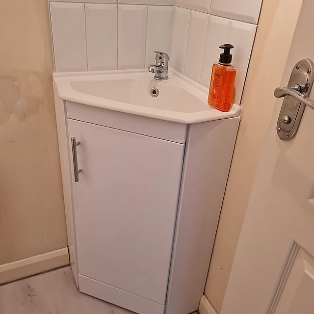 corner vanity unit